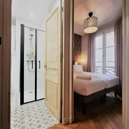 Aparthotel Stylish In The Heart Of 4*