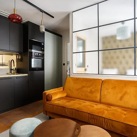 Aparthotel Stylish In The Heart Of 4*