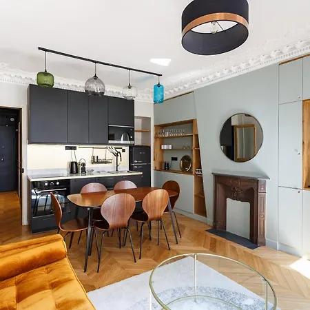 Aparthotel Stylish In The Heart Of 4*