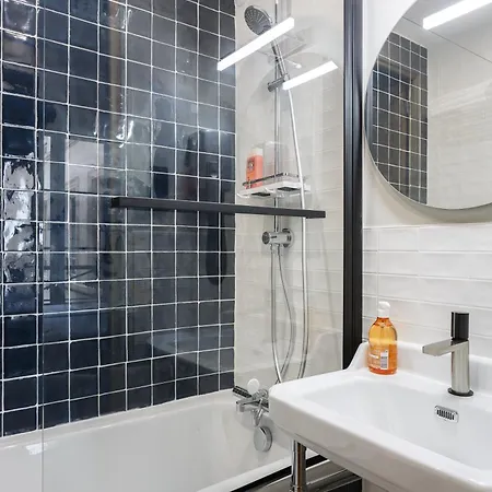Aparthotel Stylish In The Heart Of
