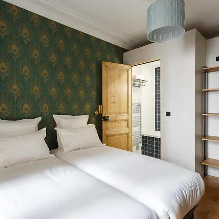 Stylish In The Heart Of Parigi