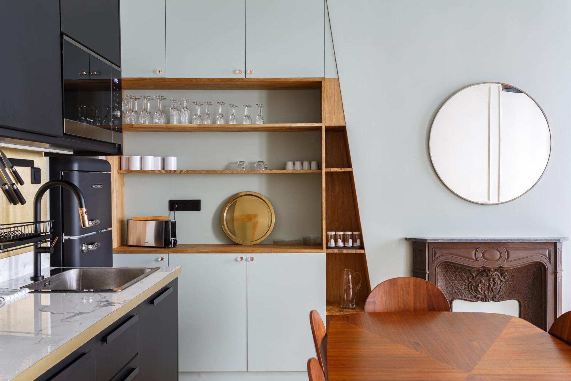 Stylish In The Heart Of Parigi