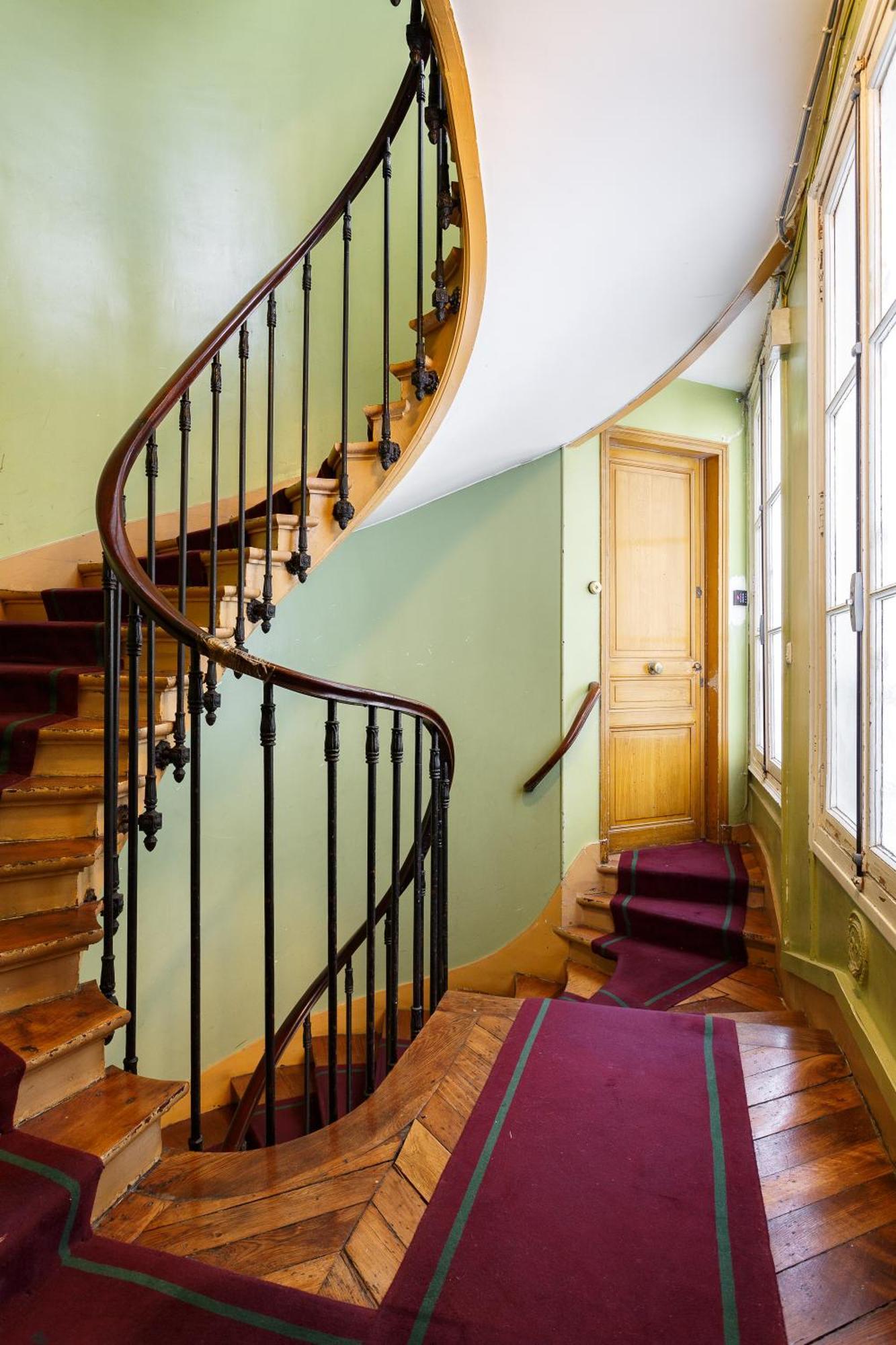 Aparthotel Stylish In The Heart Of 4*